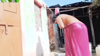Hot Indian Aunty Secretly Filmed Bathing Naked At Home