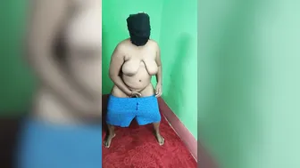 Horny Milf Fingering Her Dripping Wet Pussy On Home Camera