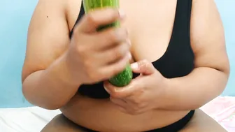 Widow Aunty Masturbating Hard With Big Cucumber In Pussy