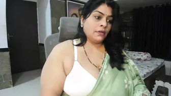 Curvy Milf Licking And Playing With Her Huge Natural Boobs