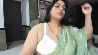 Curvy Milf Licking And Playing With Her Huge Natural Boobs