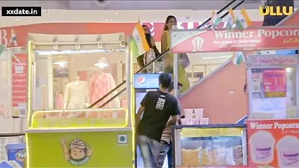 Teen Desi Girl Flashing Wet Pussy In College Bathroom For Phone Pics