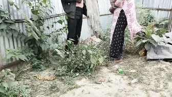 Fucking Neighbor Aunty Outdoors Behind Her Husband Back