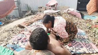 Outdoor Sex With Neighbor Bhabhi Behind Her House Catching