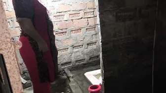 Finding Aunty In Bathroom Hugging Her And Drilling Her Ass