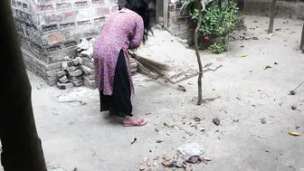 Aunty Cleaning Yard Gets Ass Fucked Hard From Behind Outdoor