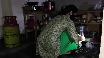 Hugging Aunty In Kitchen And Fucking Her Ass While She Cooks