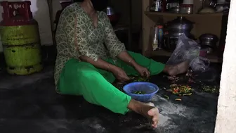 Hugging Aunty In Kitchen And Fucking Her Ass While She Cooks