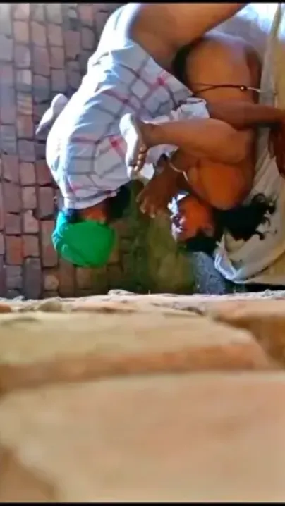 Punjabi Dude Slamming Mature Desi Randi's Chut In Viral Heat