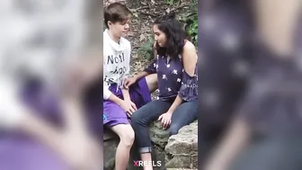 Sundar Desi Ladki Open Park Mein Lund Haath Se Jhatak Rahi