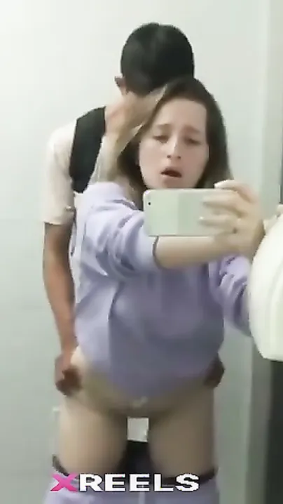 Nerd College Babe Bathroom Mein Desi Ladke Se Backshots Kha Rahi