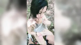 Didi Picnic Mein Bestie Ke Bhai Se Chudwa Rahi Jungle Mein