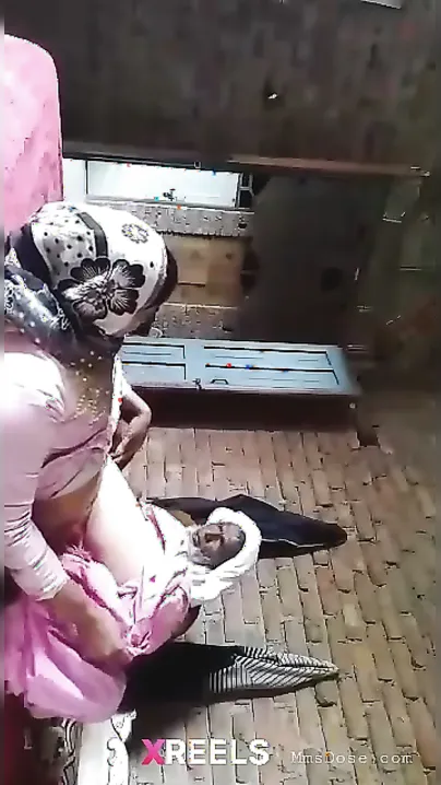 Sasur Bahu Ko Ghar Me Petticoat Uthake Choda