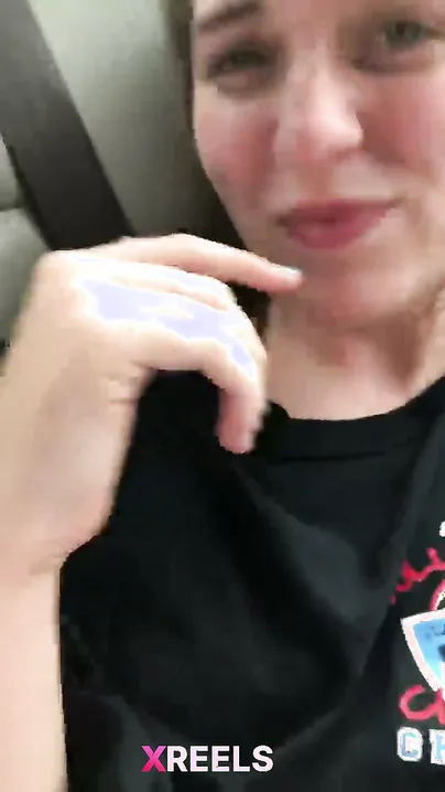 Playboy Desi Car Me Ladki Ko Ungli Se Muttha Mara