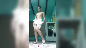 Desi Randi Nude Naach With Jhumkas In Bedroom Mirror