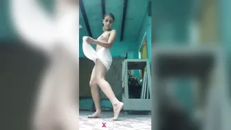 Desi Randi Nude Naach With Jhumkas In Bedroom Mirror