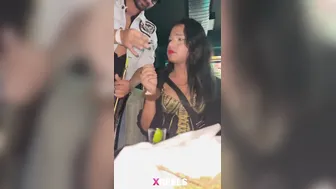 Trans Desi Shemale Club Ke Baad Masti Kar Rahi Ghar Pe