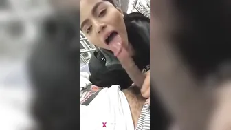 Anjaan Ladki Train Mein Lund Chus Rahi Chupke Se