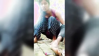 Shy Desi Gf Riding Bf’s Dick Outdoor Near Punjab Highway