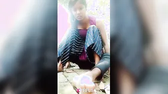 Shy Desi Gf Riding Bf’s Dick Outdoor Near Punjab Highway