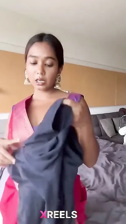Fiji Desi Babe Naughty Chut Rubbing Posing For Phone Camera