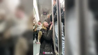 Cute Desi Gf Lund Chus On Delhi Metro Aunty Dekhti Hai