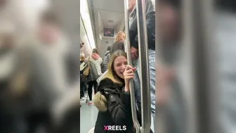Cute Desi Gf Lund Chus On Delhi Metro Aunty Dekhti Hai