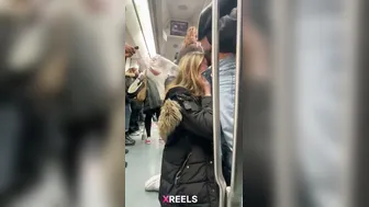 Cute Desi Gf Lund Chus On Delhi Metro Aunty Dekhti Hai
