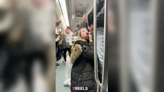 Cute Desi Gf Lund Chus On Delhi Metro Aunty Dekhti Hai