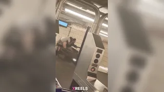 Chudai On Mumbai Local Train With Chaiwala Watching