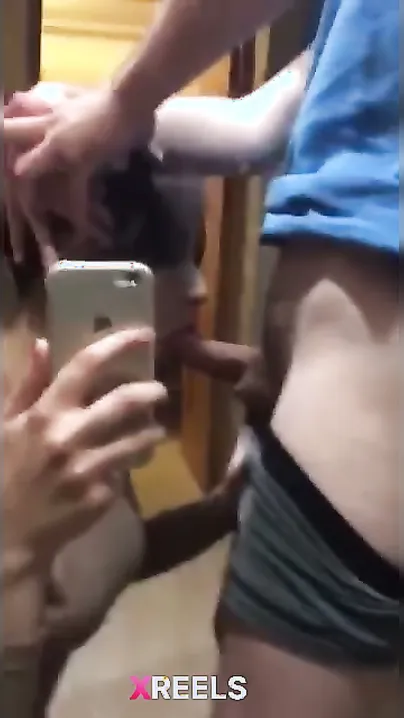 Party Se Mili Horny Bhabhi Toilet Mein Lund Chus Rahi Jhatke Se