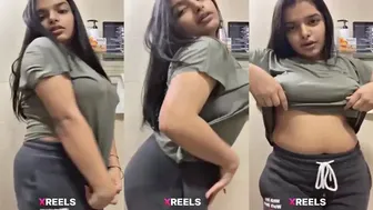 Nri Busty Desi Gf Bf Ko Video Bhej Rahi Chaddi Utarte Hue