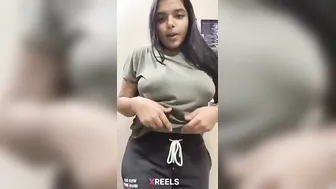 Nri Busty Desi Gf Bf Ko Video Bhej Rahi Chaddi Utarte Hue