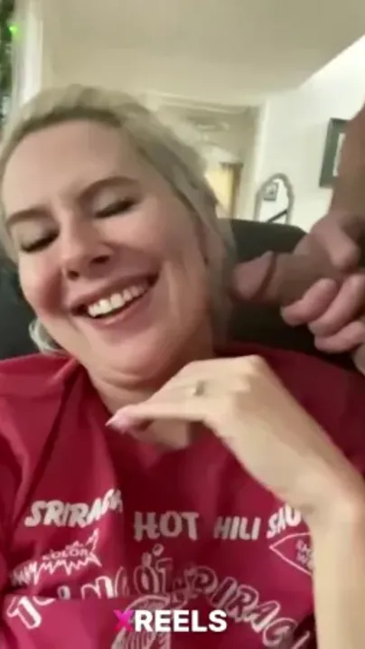 Desi Milf Video Call Pe Lover Ka Lund Muh Me Le Rahi
