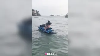 Rich Saheb Pounding Pa Babe On Jetski In Backwaters