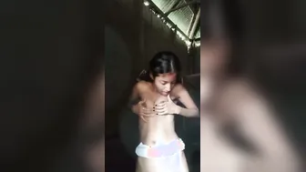 Assamese Village Girl Flashing Nude Pics In Viral Mms Leak