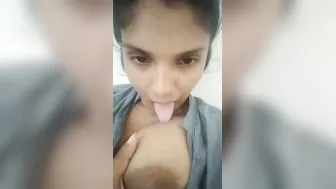 Cute Desi Wifey Flashing Massive Boobs On Selfie Cam