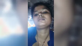Desi Village Wifey Bouncing On Condom-Covered Lund In Hut