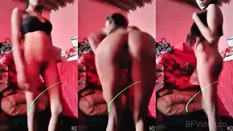 Cute Desi Girl Flashing Boobs In Viral Auto Rickshaw Clip