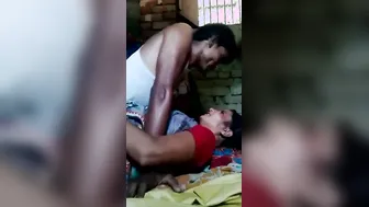 Licking Village Bhabhi Juicy Chut Before Cam Fuck