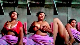 Horny Bhabhi Fingering Big Melons In Saree Lift