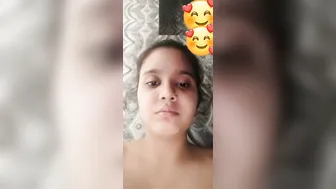 Chubby Beauty Rubbing Juicy Pussy Fingering Deep In Saree