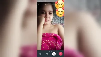 Chubby Beauty Rubbing Juicy Pussy Fingering Deep In Saree