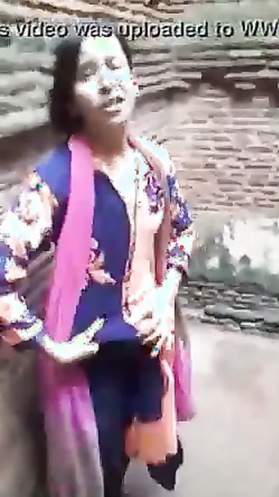 Village Randi Flashing Juicy Boobs To Bf In Sugarcane Field