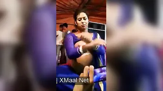 Trans Desi Showing Massive Boobs Daringly In Truck Stop