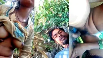 Desi Village Lovers Sneaking First Outdoor Chudai In Fields