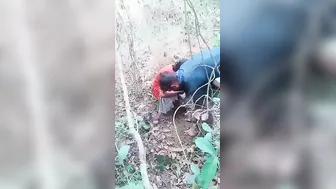 Mature Bhabhi Seducing Young Stud Outdoors In Sugarcane Field