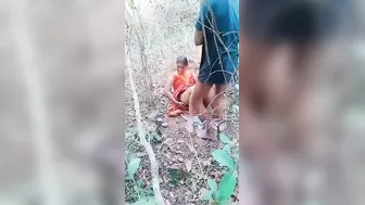 Mature Bhabhi Seducing Young Stud Outdoors In Sugarcane Field