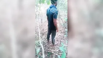 Mature Bhabhi Seducing Young Stud Outdoors In Sugarcane Field