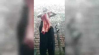 Village Randi Bathing Nude Fingering Chut By Tube Well